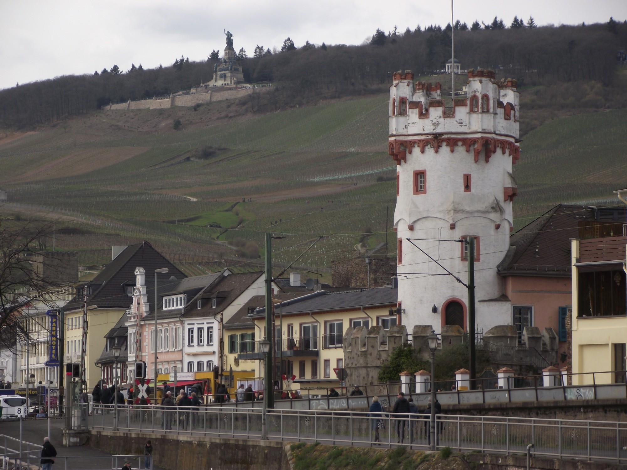 La tour Mäuseturm sur le Rhin romantique