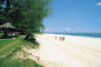 CIRCUIT AU KENYA : AU KILIMANDJARO AND BEACH EN PENSION COMPLETE