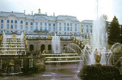 SÉJOUR À SAINT-PETERSBOURG : LA MAGIE DES NUITS BLANCHES