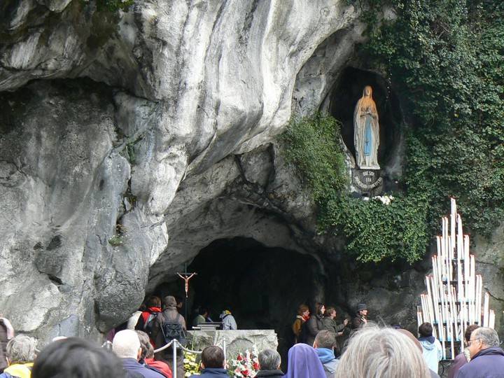 La grotte de Lourdes